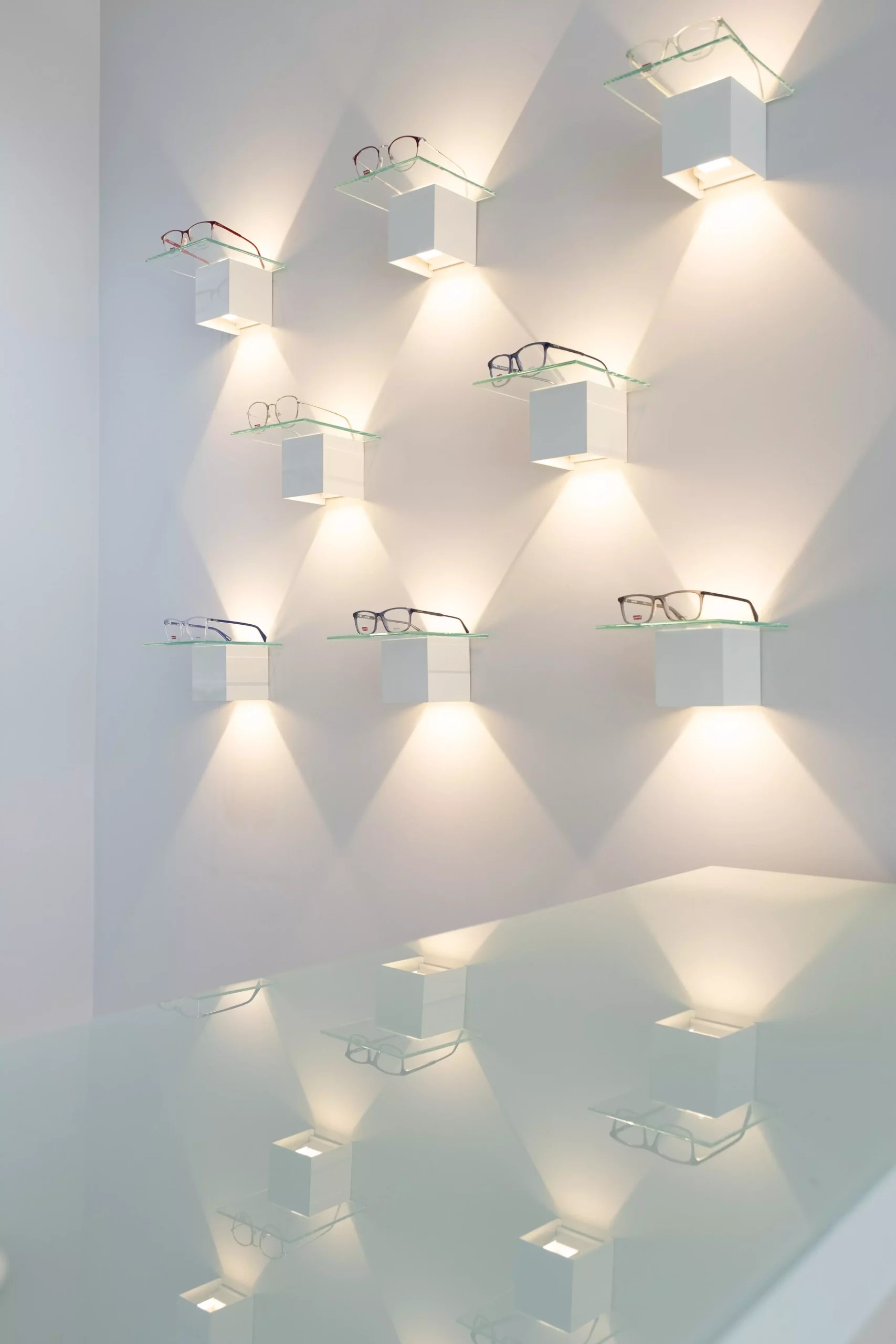 Servicios de Reforma para Opticas, numero de contacto de estudio AMA